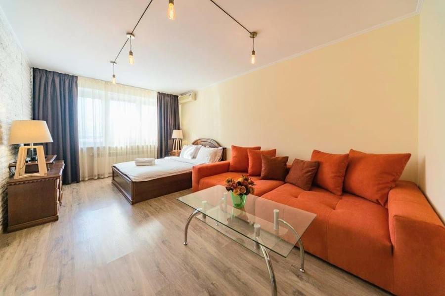 1 Room 65M2 Center Of Obolon Near River Side. Kiev Bagian luar foto